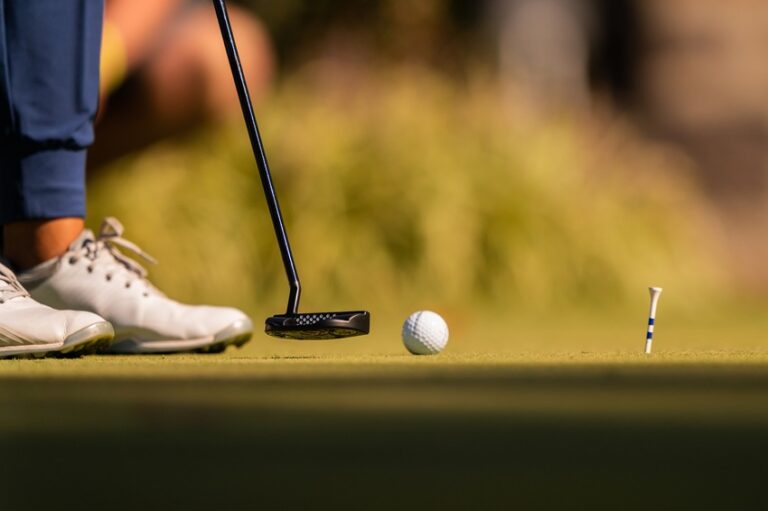 Key Factors to Consider When Choosing a Golf Putter